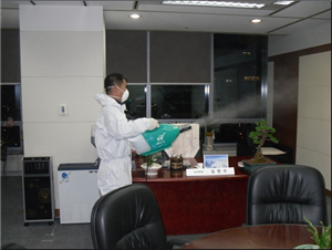 phan-biet-phun-ulv-va-phun-khong-gian-thong-thuong-trong-diet-con-trung-phong-dich