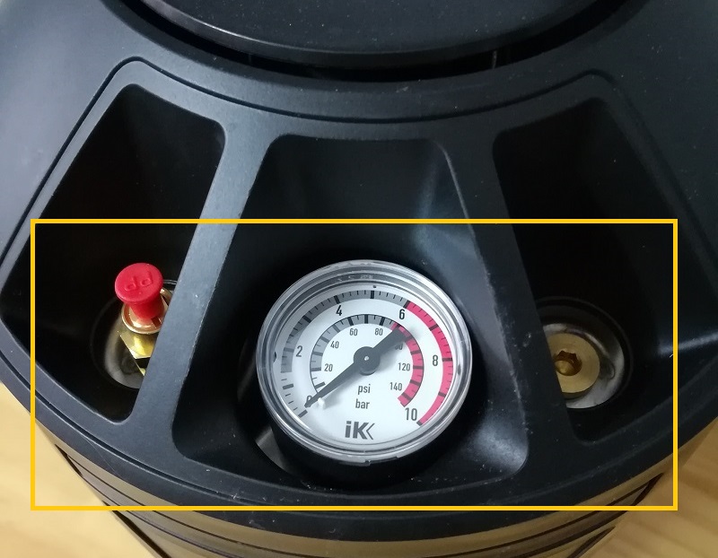 Bình phun chuyên dụng IK Inox 6 tích hợp đồng hồ đo áp suất